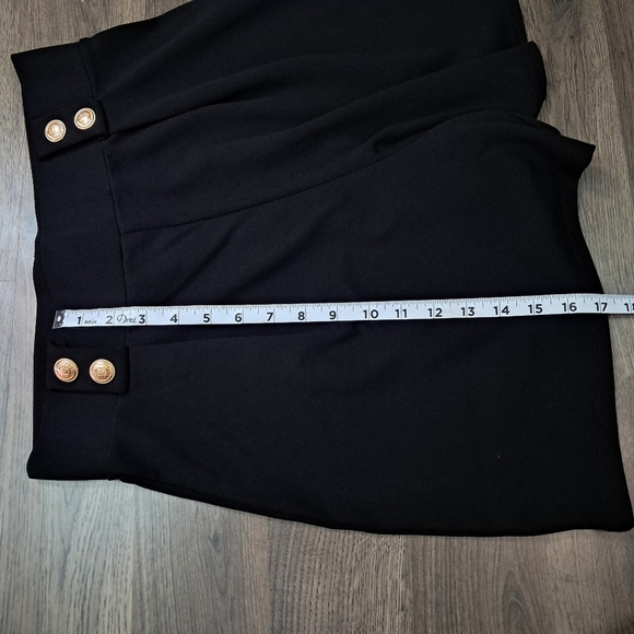 H&M black  Dress Shorts With Gold Buttons Size Medium - Picture 7 of 7